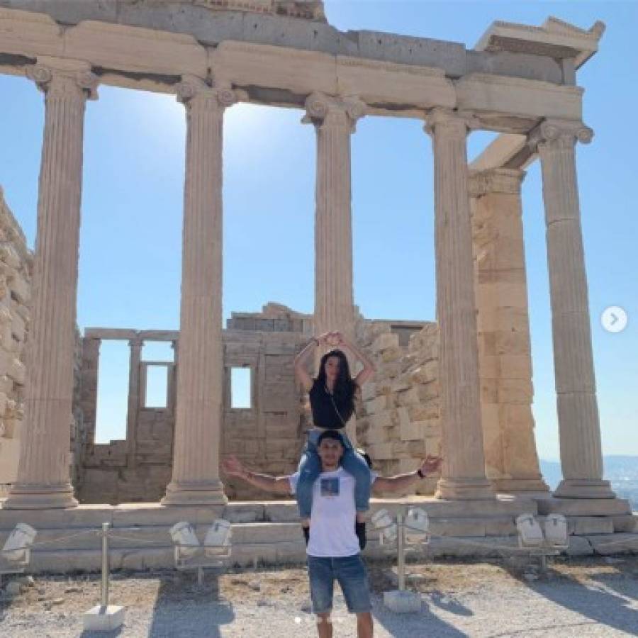 FOTOS: Teófimo López se va de vacaciones con su linda esposa a Grecia