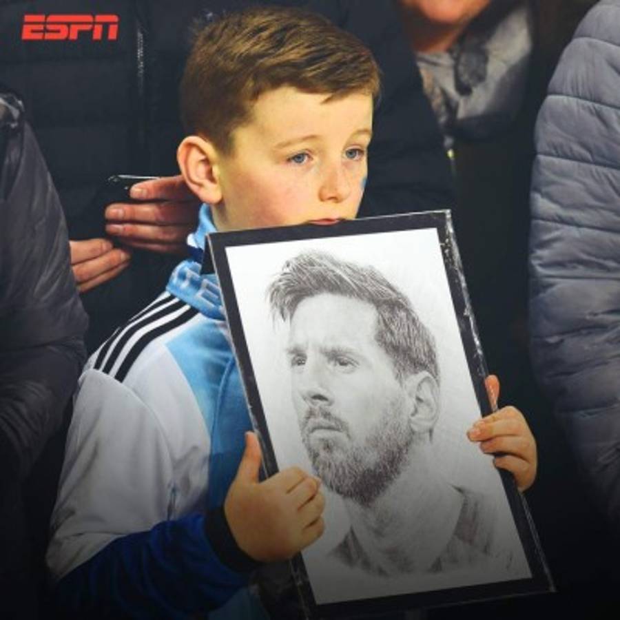 En fotos: La locura en Manchester por Messi, la celebración de Salah y el cabezazo de Cristiano