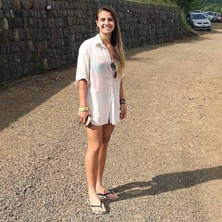 Djenifer Becker, la futbolista perfecta, es una muñeca y brillante en la cancha