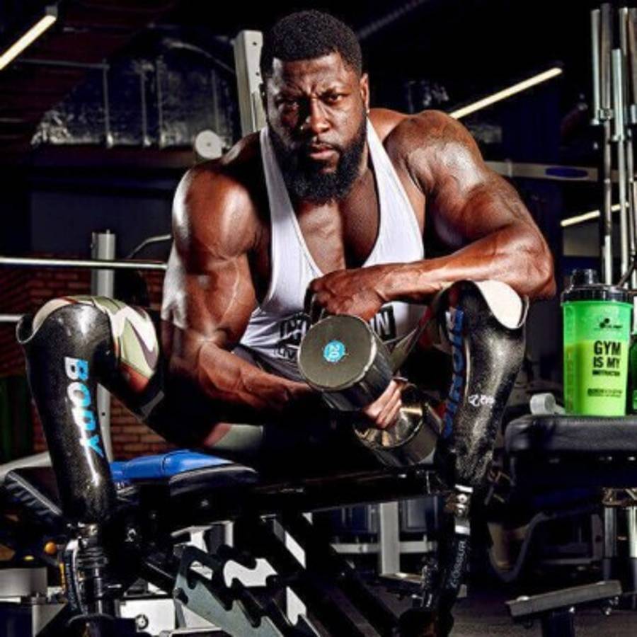 El fisicoculturista 'biónico': Perdió sus dos piernas en un accidente y ahora es un campeón