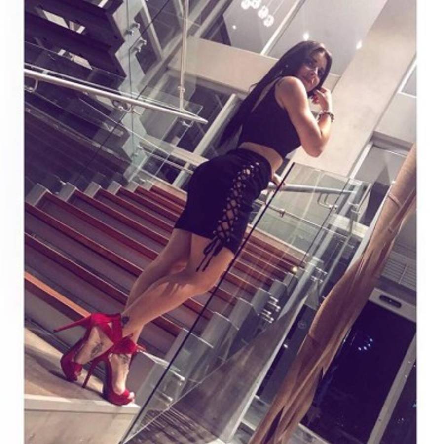 Jacqueline Segura, la hermosa 'moradita' que engalana el Ricardo Saprissa