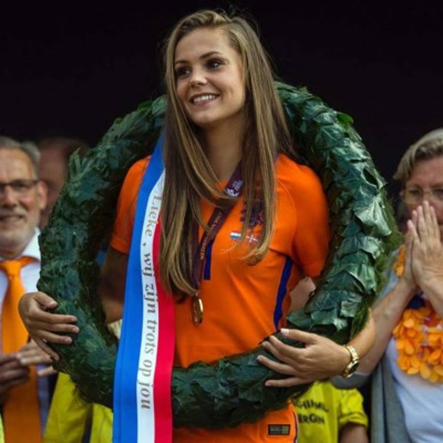 Lieke Martens, la guapa jugadora del Barcelona que fue MVP de la Champions