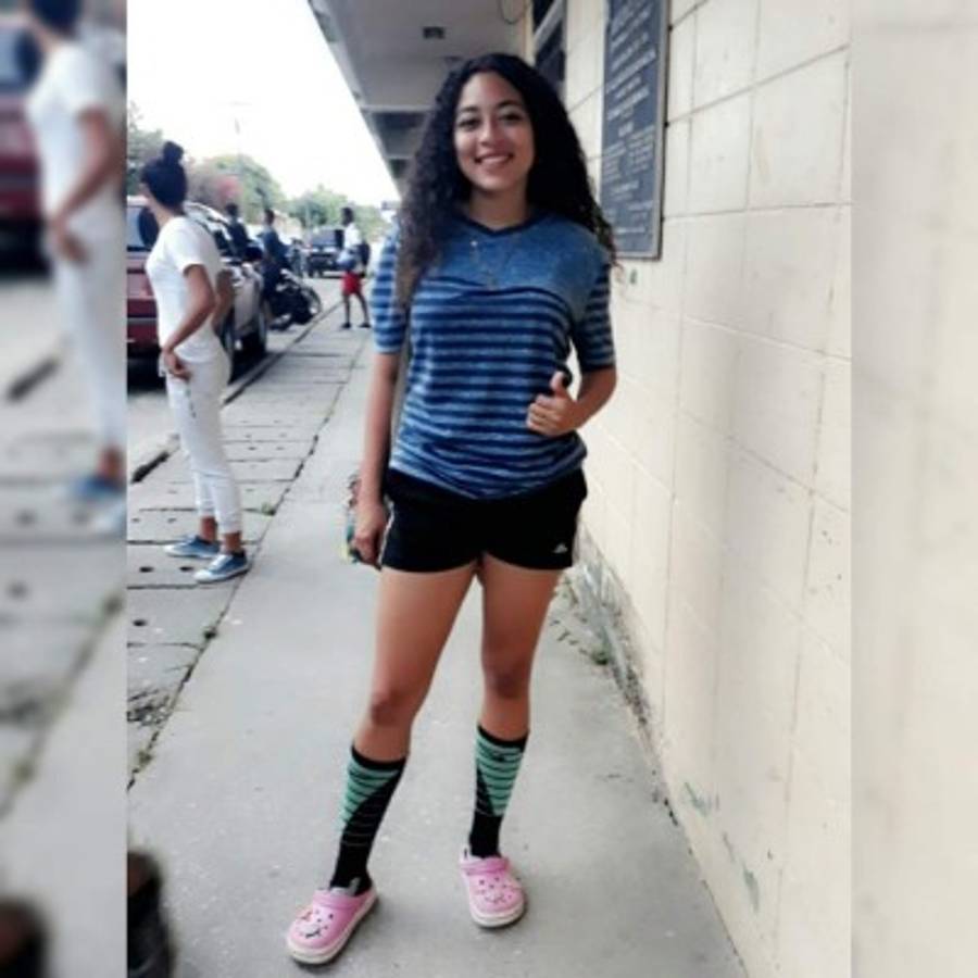 Ella es Escarleth Desire, la hermosa volante del Platense Femenino