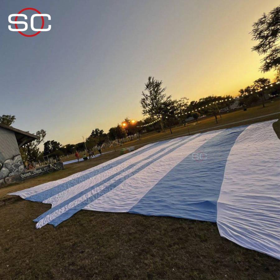 ¡Vibrante previa! Un mono predijo el ganador del Argentina - Croacia y vuelan la camiseta más grande del mundo