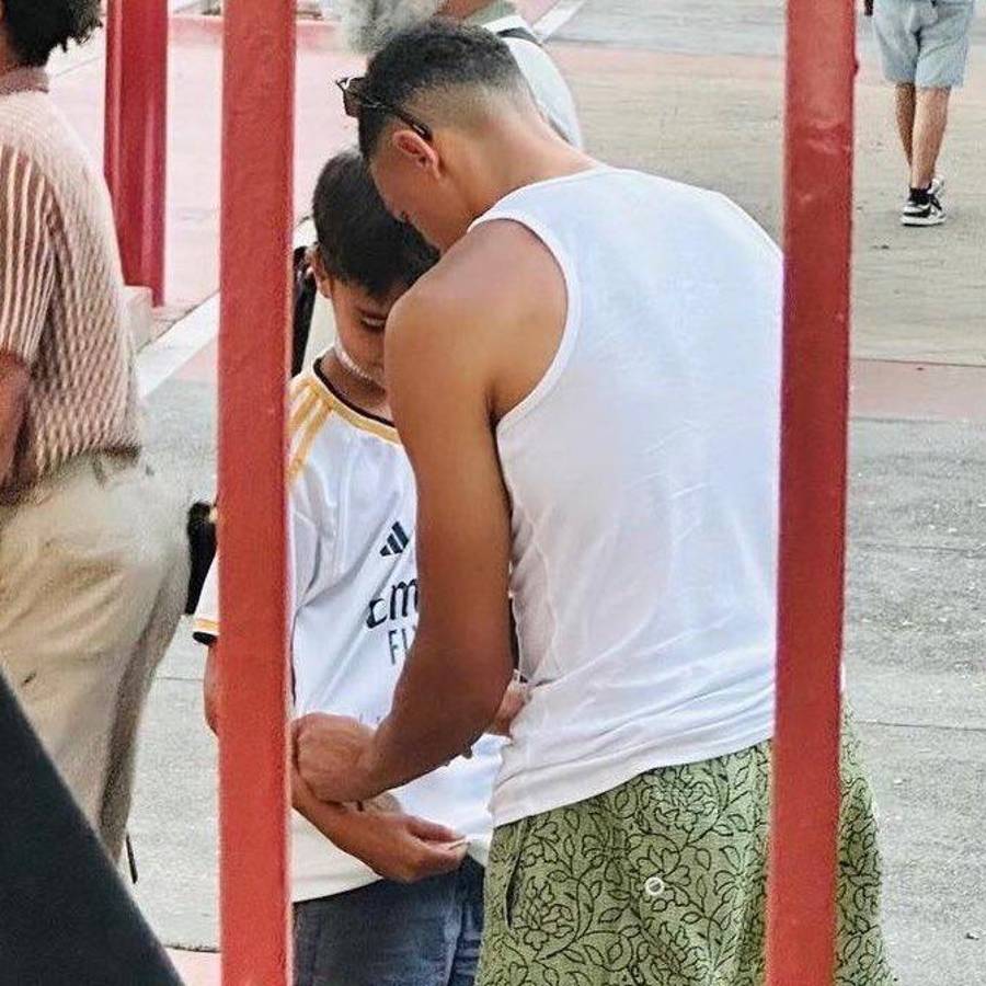 Las vacaciones de Bellingham en Los Ángeles con el fichaje que pretende cerrar el Real Madrid