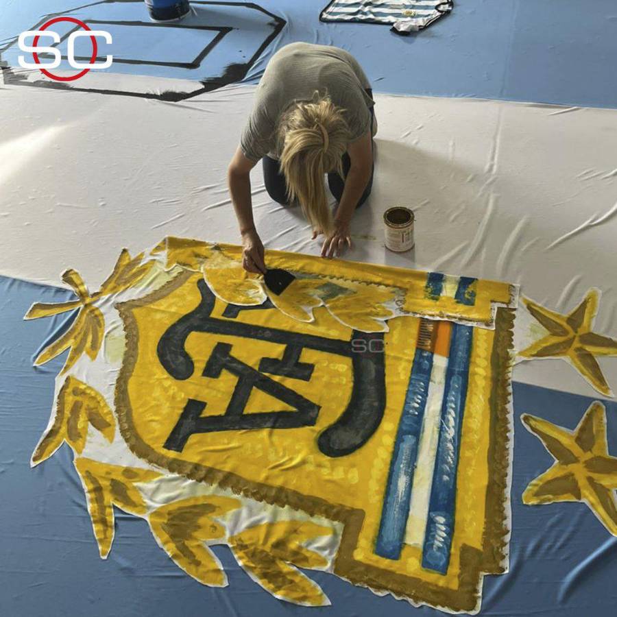 ¡Vibrante previa! Un mono predijo el ganador del Argentina - Croacia y vuelan la camiseta más grande del mundo