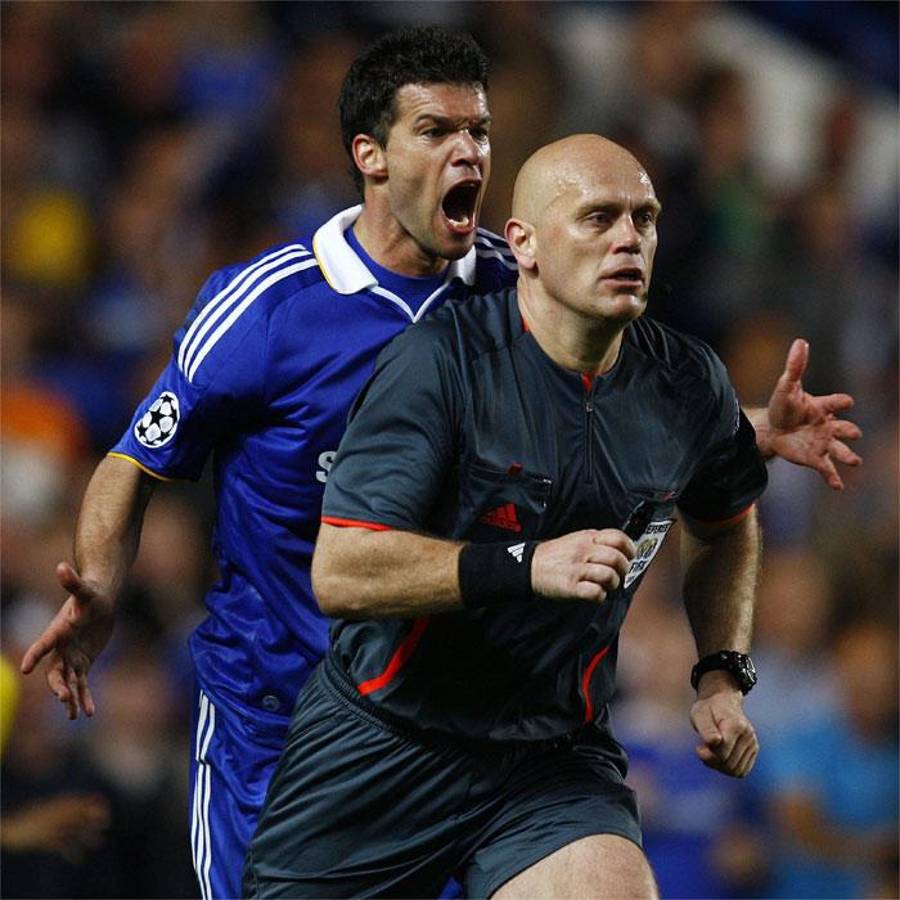 Rompe el silencio 13 años después: Las confesiones de Ovrebo el día que “ayudó” al Barcelona contra Chelsea: “Tuve que haber pitado un penalti”