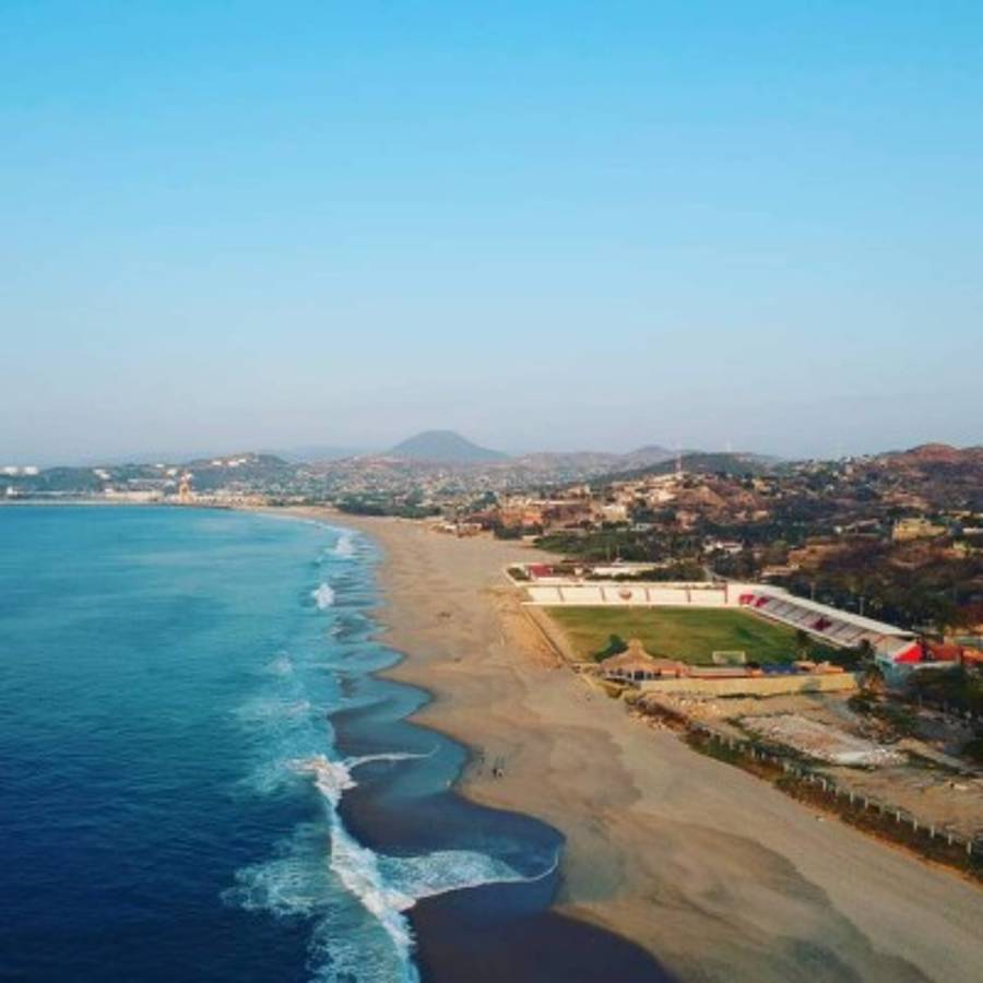 México tiene uno de los estadios más extraños del mundo: está a la orilla del mar y enamora a la afición