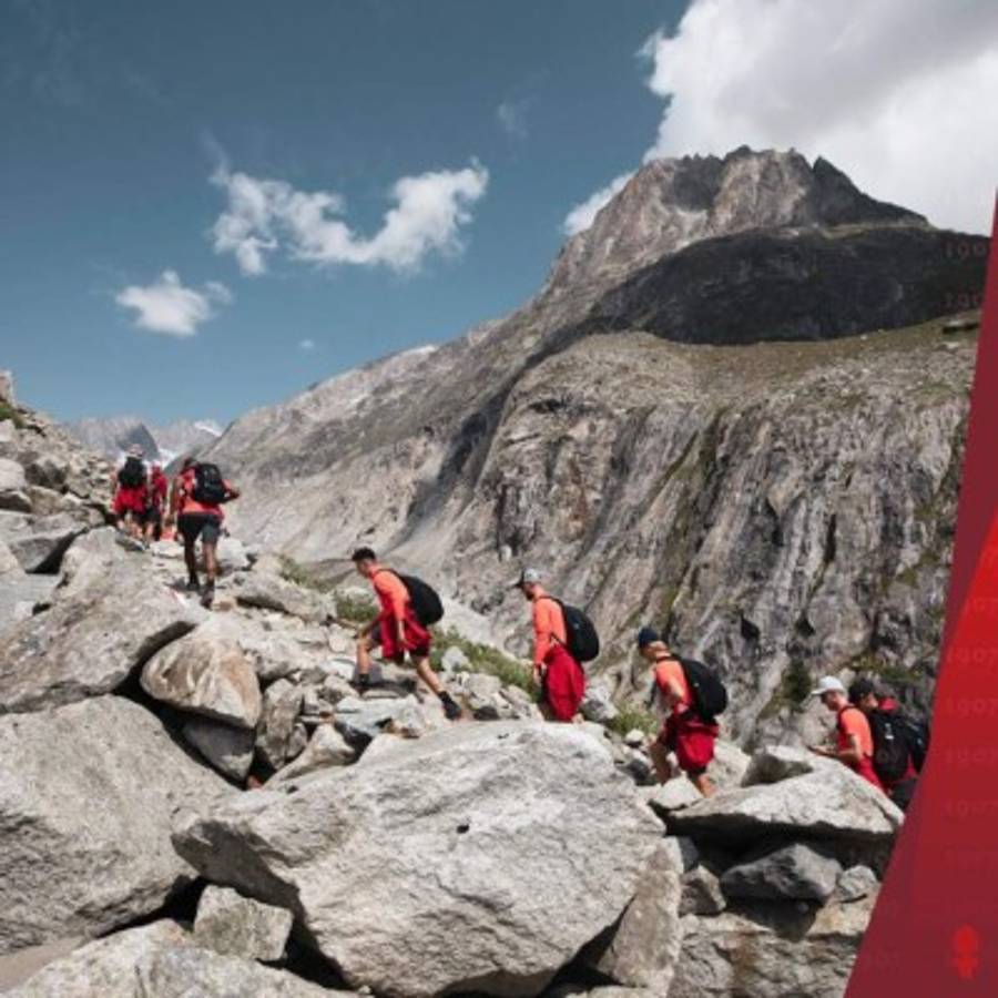 Madrugadas, sin celulares y duermen en cabañas: La extrema pretemporada del Augsburgo