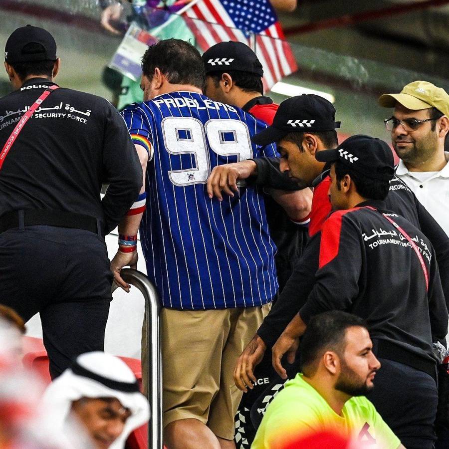 No respetó y lo echaron: aficionado fue expulsado del estadio y los jugadores de Irán devastados por derrota ante Estados Unidos