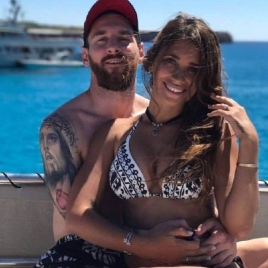 Nuevas fotos: Messi sigue disfrutando en Ibiza con Antonella Roccuzzo