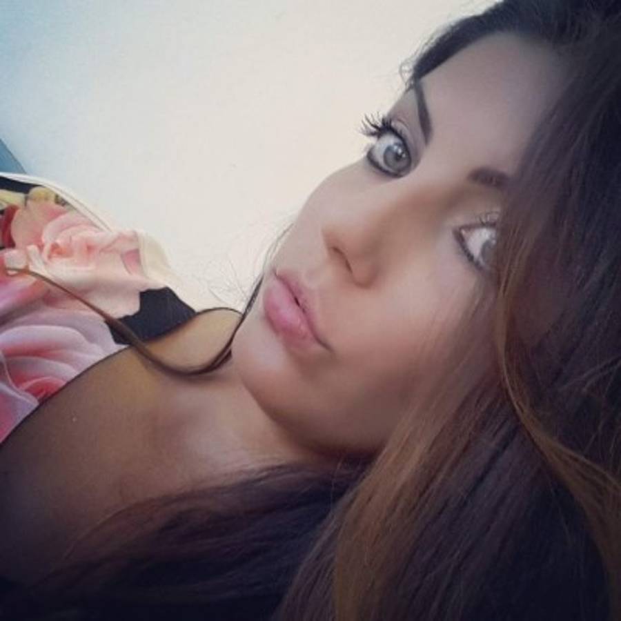 Galería: Modelo italiana promete desnudarse si el Cagliari de David Suazo asciende