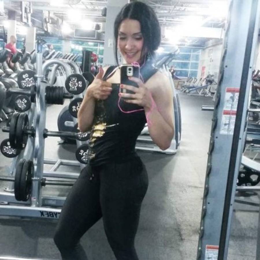 La selfies más sexys de la reina del fitness hondureña, Mabiza Caravante