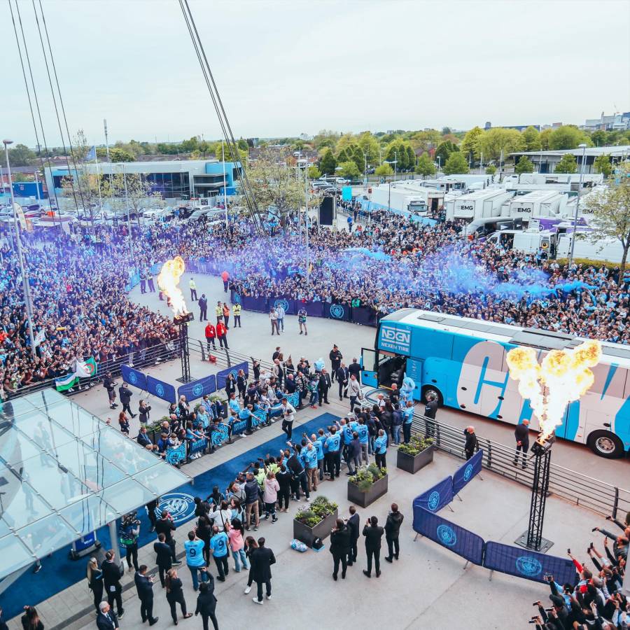 Brutal recibimiento al Manchester City y el enigmático mensaje de Vinicius antes de disputarse el pase a la final