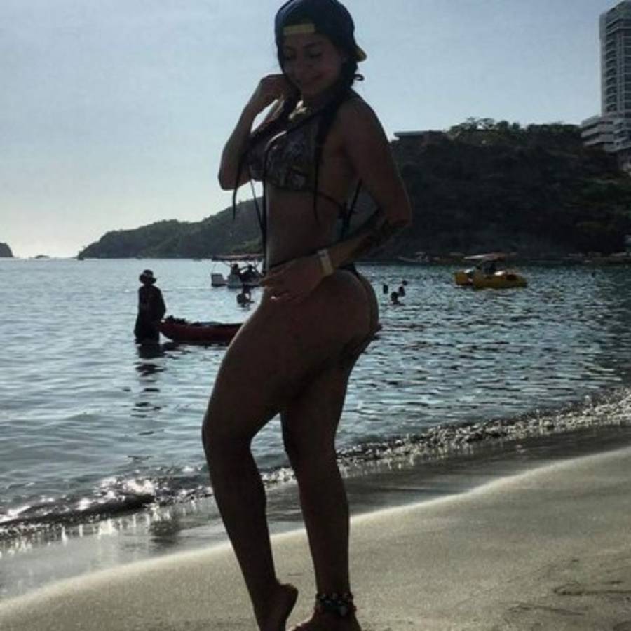 ¿QUIÉN ES? La sexy mujer que puso de cabeza el estadio Nacional... ¡todos la miraban!