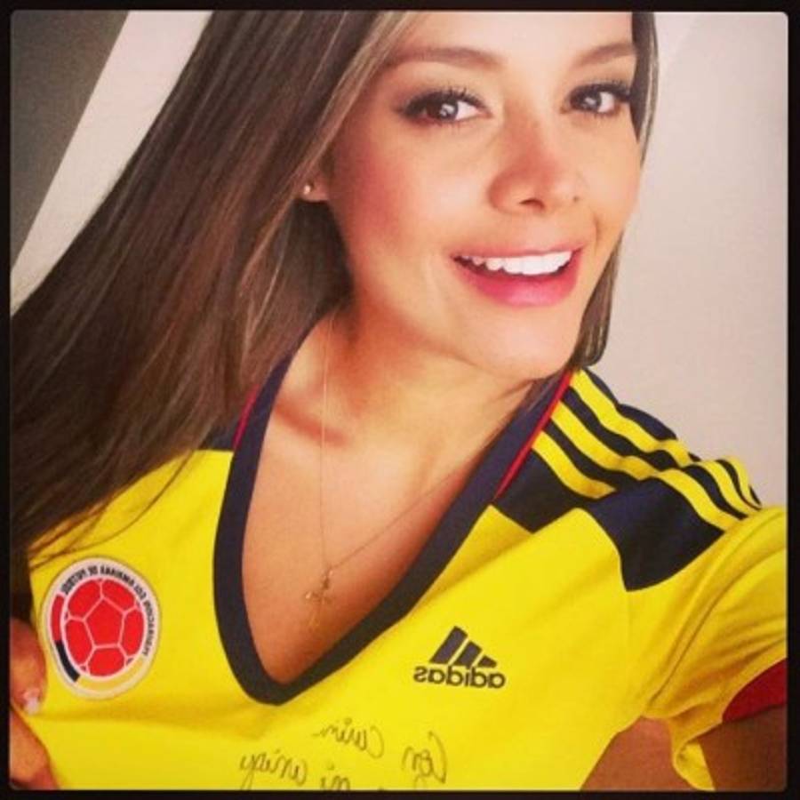 Así es Alejandra Buitrago, sexy periodista que dijo que Messi es colombiano