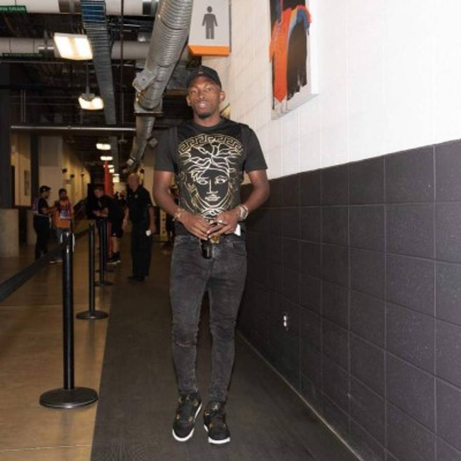 ¡Opulencia! Los looks de Alberth Elis cuando llega al estadio de Dynamo