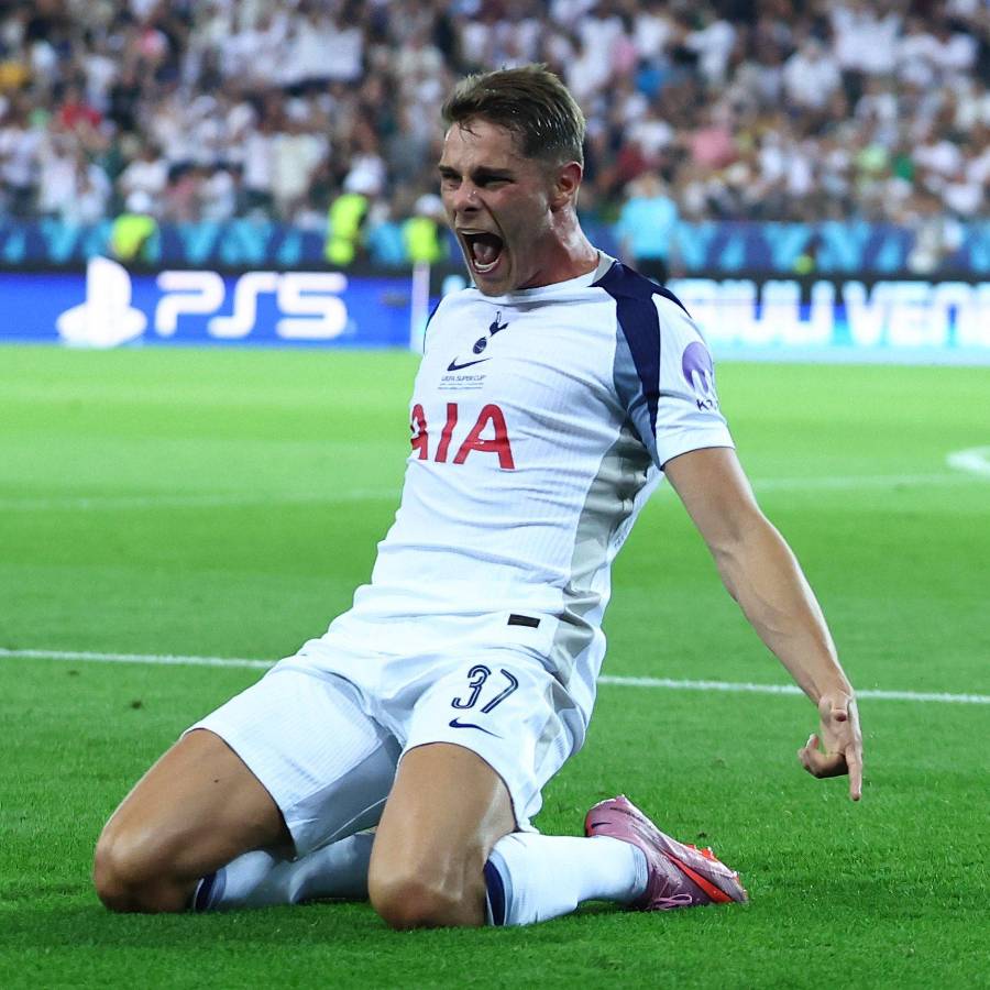 El nuevo portero del PSG pasó de villano a héroe y así festejó Luis Enrique tras ganar la Supercopa; el Balón de Oro ya tiene dueño