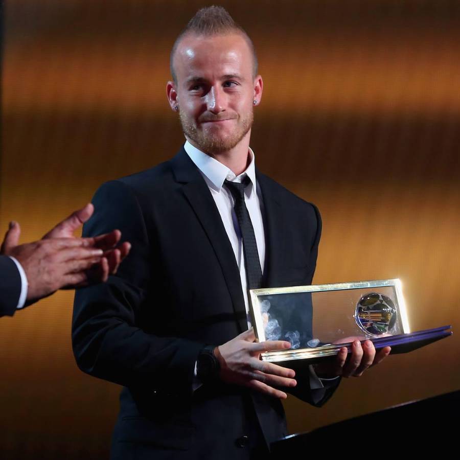 Cristiano Ronaldo, Neymar y James Rodríguez sobresalen entre los ganadores del premio Puskas donde Michaell Chirinos aspira al galardón