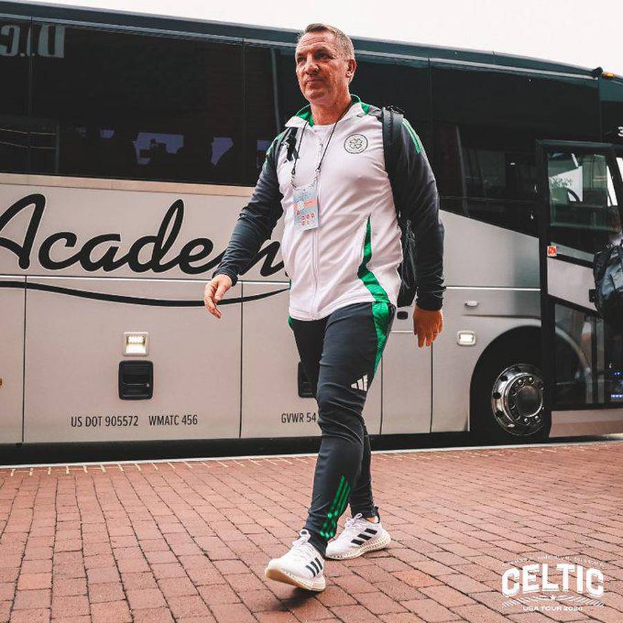 Luis Palma es sorprendido por hondureños en el duelo entre Celtic vs DC United en Estados Unidos