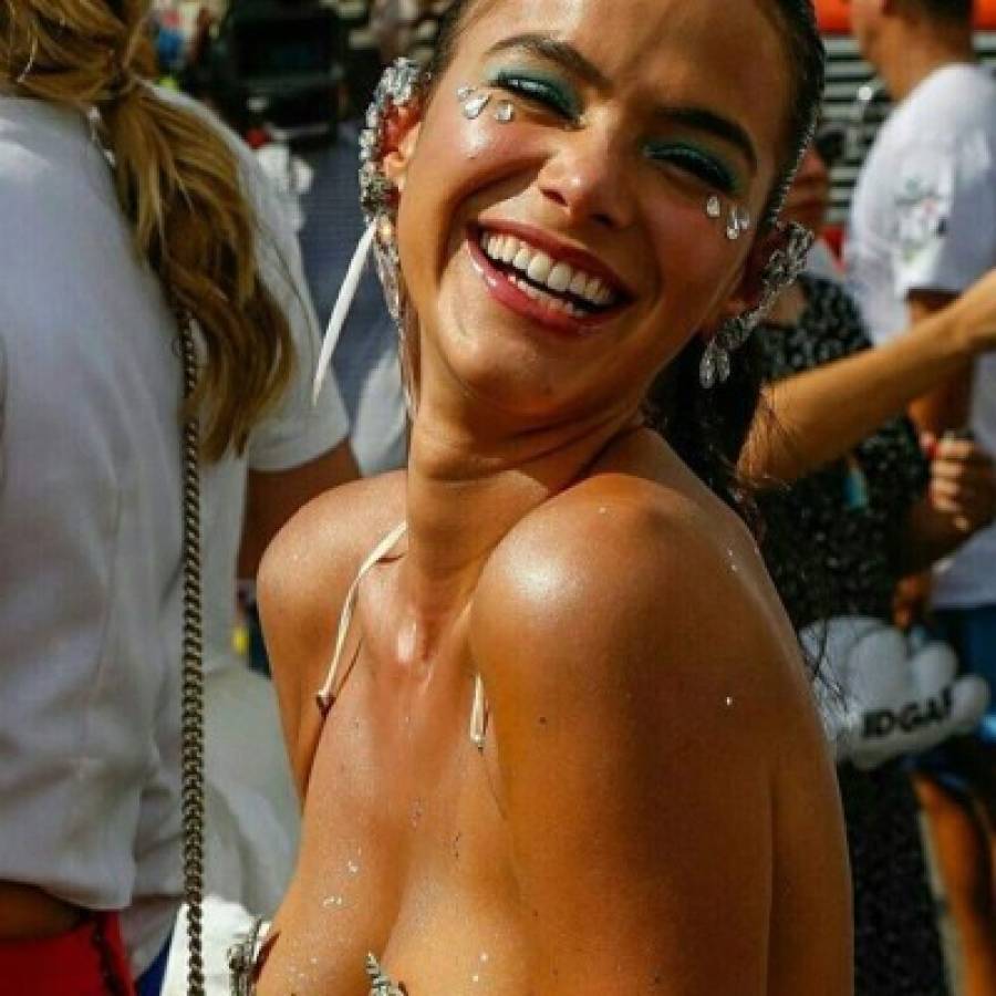 El sensual y atrevido vestido de Bruna Marquezine en el carnaval Brasil