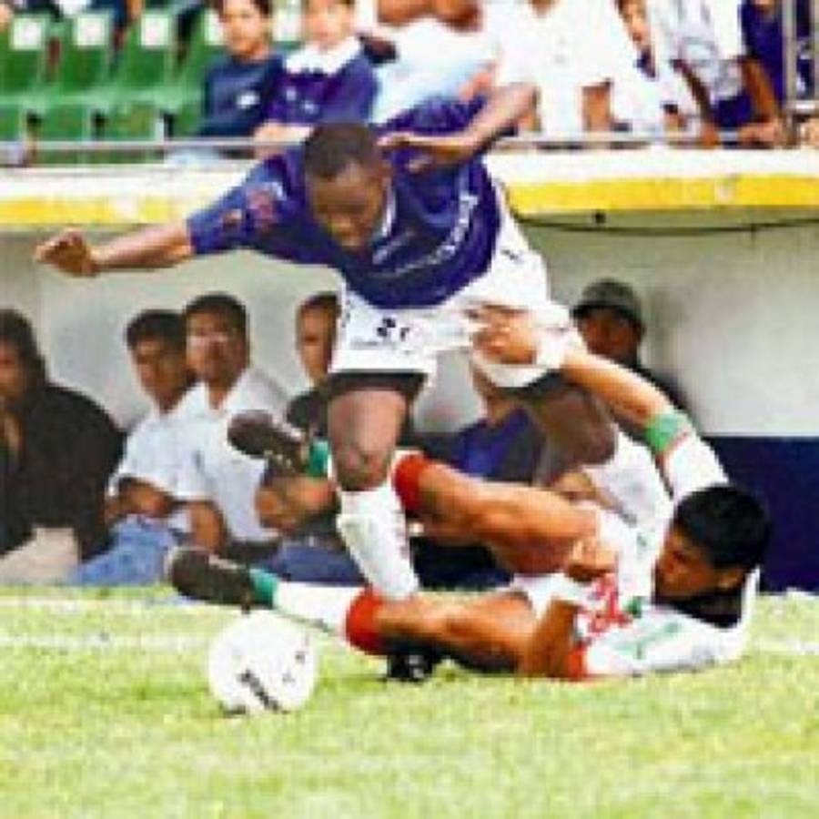 Los jugadores y entrenadores que han llegado a Costa Rica de países impensados