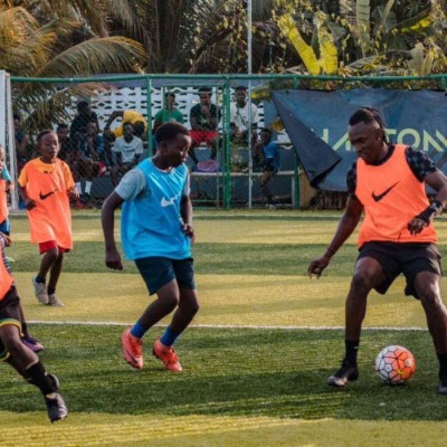 Fundación Alberth Elis: Los sueños de un futbolista que vivió en la pobreza y quiere transformar otras vidas