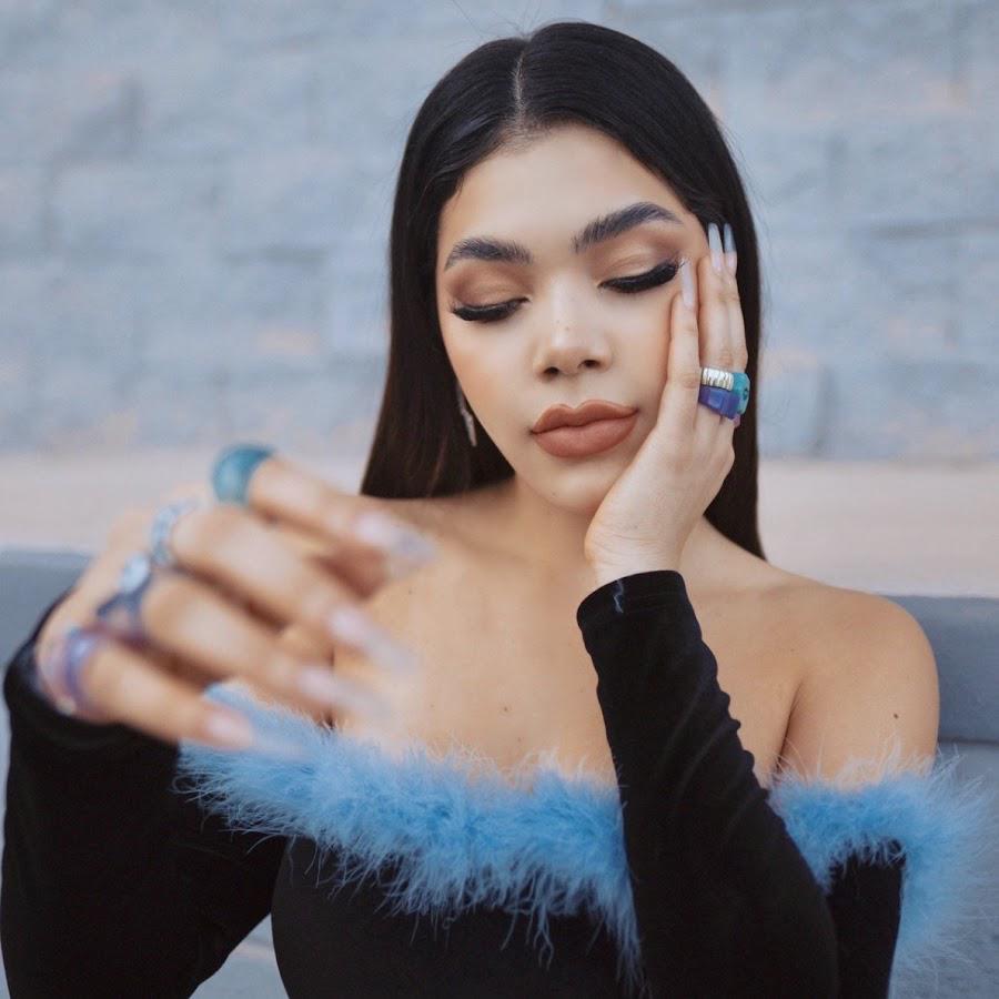 ¿Más que amigos? Vinicius publica foto y es vinculado con la sensual cantante mexicana Kenia Os