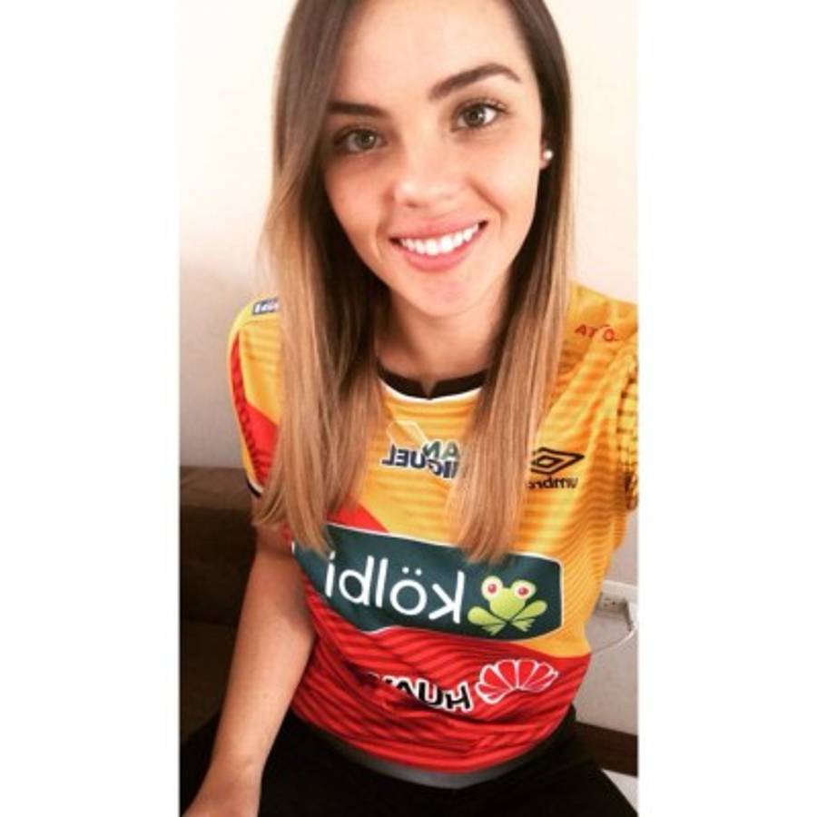 ¡Hermosura florense! Sophía Umaña, la aficionada del Herediano más linda