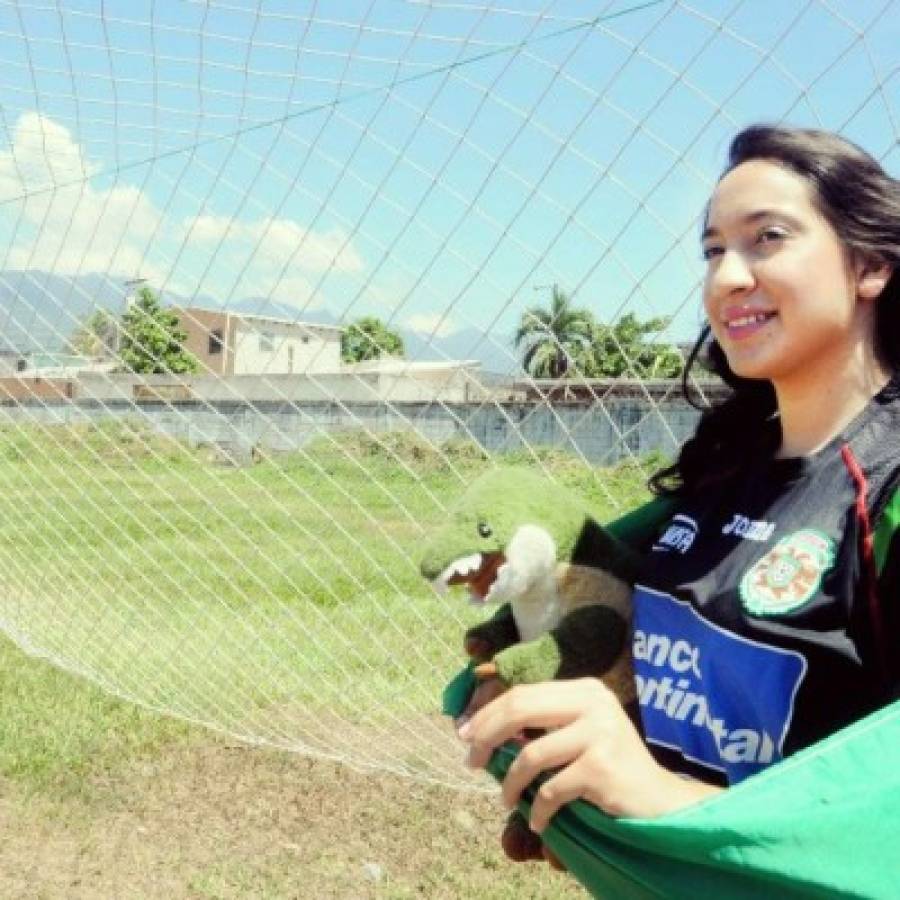 El Marathón no solo es líder en la liga, también en aficionadas preciosas