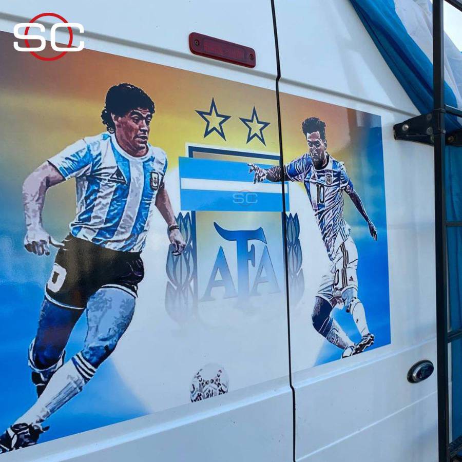 ¡Vibrante previa! Un mono predijo el ganador del Argentina - Croacia y vuelan la camiseta más grande del mundo