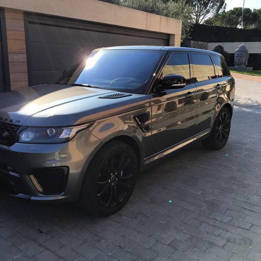 ¡Georgina le regaló una joya más! Asciende la impresionante colección de carros de Cristiano Ronaldo: un garaje galáctico