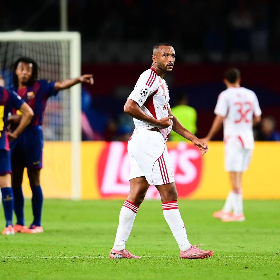 El doble error del árbitro que benefició a Barcelona en la paliza, insólita jugada que el VAR señaló y beso a Nicki Nicole