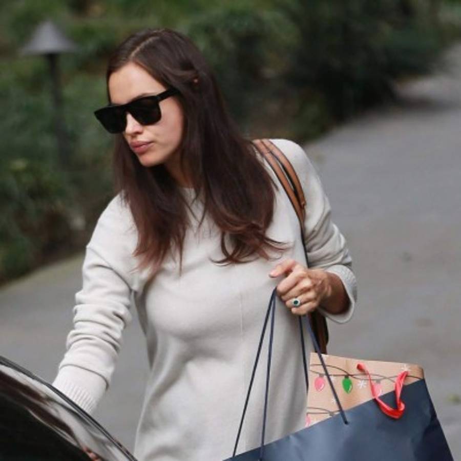 Irina Shayk ya muestra su embarazo, pero sigue siendo sexy