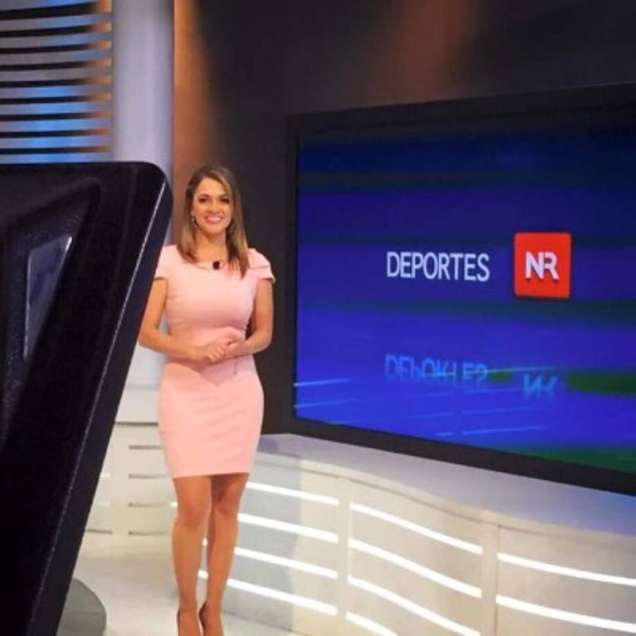 La bella periodista tica que quiere ver a su selección ganar la Copa Centroamericana