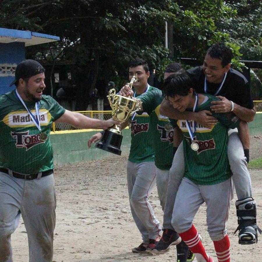 Cambio radical: El antes y después de Mauricio Dubón, el primer hondureño en quedar campeón en el Béisbol de las Grandes Ligas