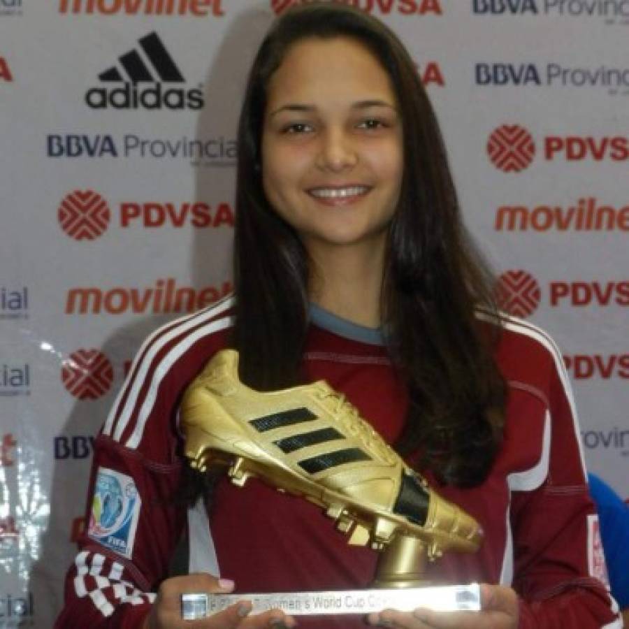 Deyna Castellanos, la futbolista venezolana hincha del Saprissa