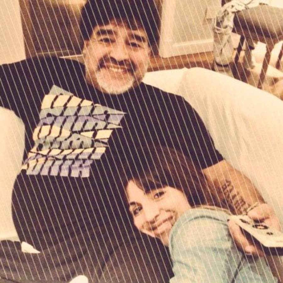 Fotos: Así de especial ha sido Maradona con sus hija Dalma y Gianinna