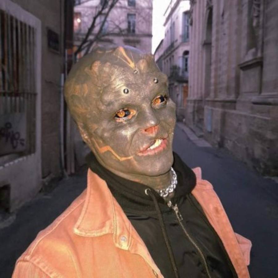 La impactante y aterradora transformación física de un fisiculturista que desea ser un ''extraterrestre negro''