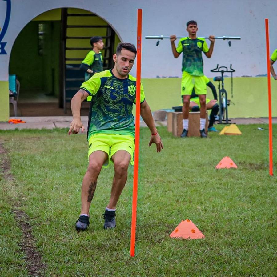 Tres hondureños y dos de la élite sudamericana: los futbolistas debutantes en la Liga Nacional en el Clausura 2024