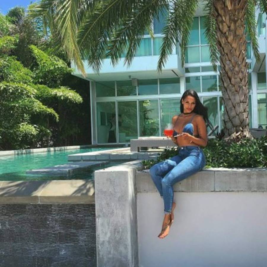 Así luce la preciosa Fanny Neguesha, expareja de Mario Balotelli