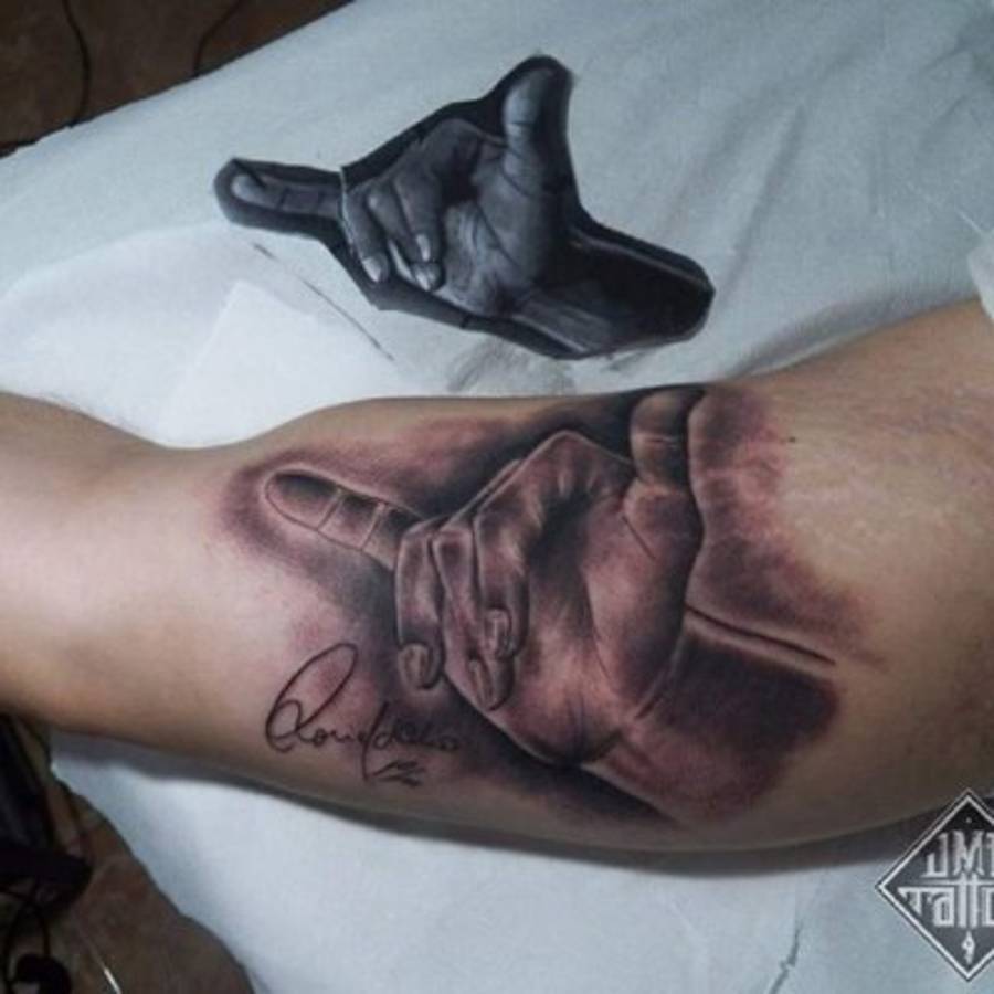 ¡LOCURA! Los estupendos tatuajes dedicados al astro brasileño, Ronaldinho