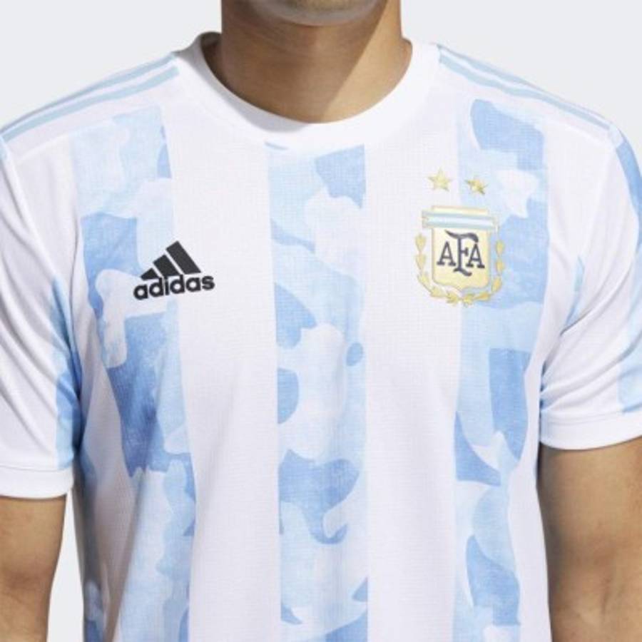 'Parece chaleco de perros': Tildan de horrible la polémica nueva camisa de Messi y Argentina para 2021  