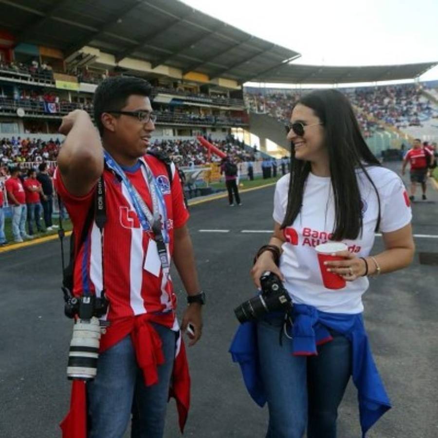 FOTOS: Ella es la guapa fotógrafa que retrata la historia del Olimpia