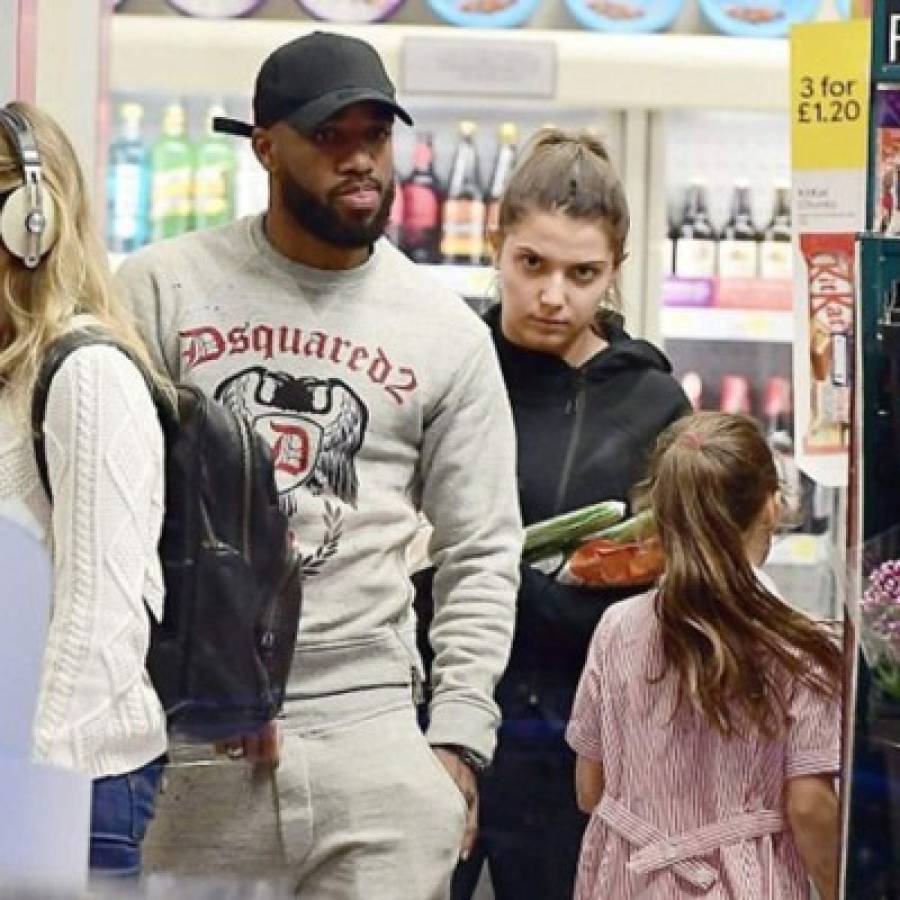 Escándalo: Destapan la infidelidad de Lacazette con una camarera mientras tenía pareja