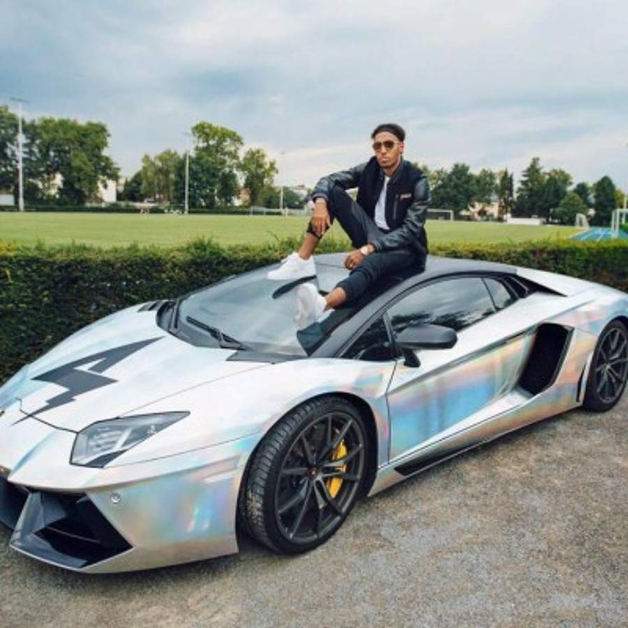 La colección de autos de Pierre-Emerick Aubameyang valorada en 26,600,000 millones de lempiras
