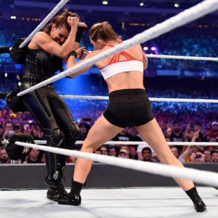 ¡Asombró y enamoró! El espectacular debut de Ronda Rousey en la WWE