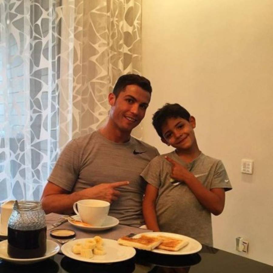 ¡Hasta sus hijos la siguen! La estricta dieta de Cristiano Ronaldo para convertirse en el mejor del siglo