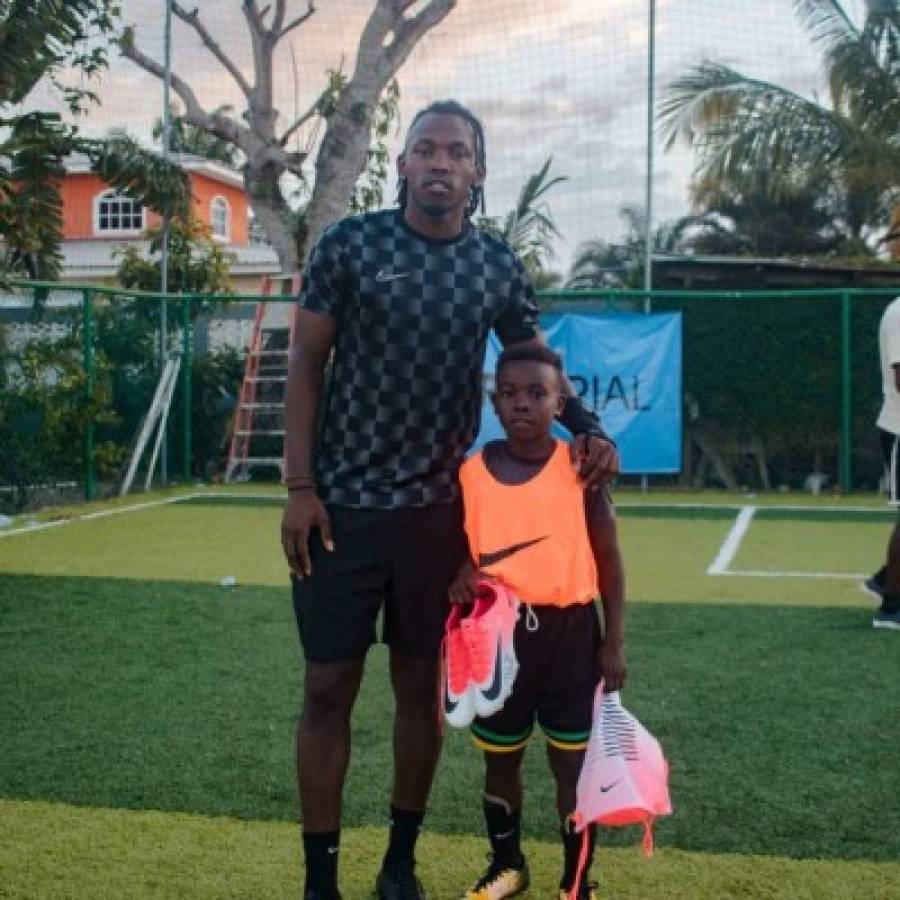 Fundación Alberth Elis: Los sueños de un futbolista que vivió en la pobreza y quiere transformar otras vidas