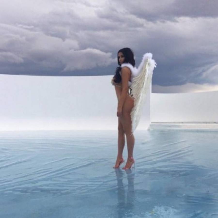 ¡De infarto! La exfutbolista más sexy arrasa con su calendario para 2017